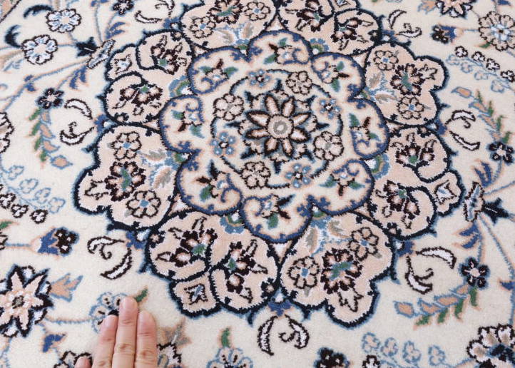 ペルシャ絨毯 イラン、ナイン産 ウール＆シルク 一畳サイズ クラフトワーク