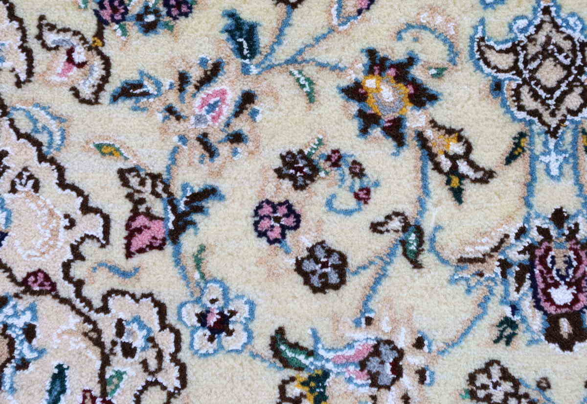 ペルシャ絨毯　ナイン産　白い玄関マット　cn20534