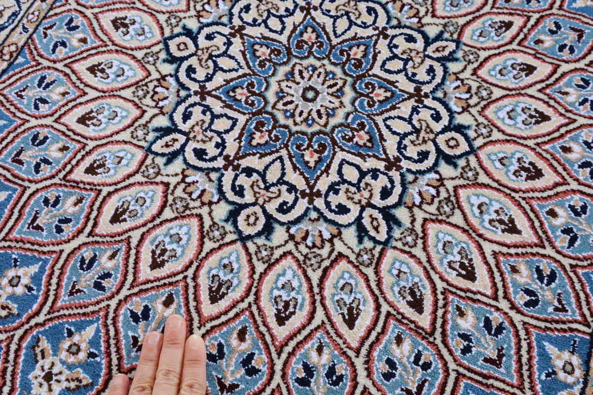 ペルシャ絨毯　ナイン産　赤　cn20542