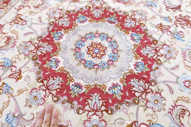 ペルシャ絨毯　タブリーズ産のオーリヤ模様5