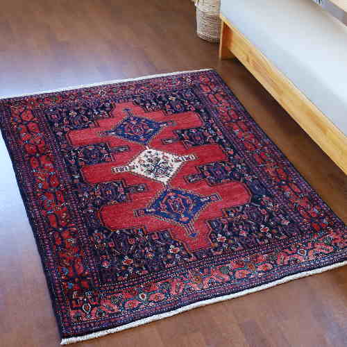 ペルシャ絨毯セネ産