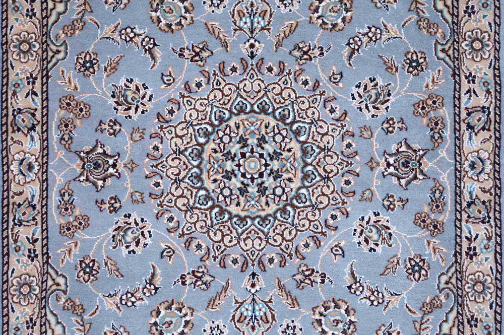薄いグレーのペルシャ絨毯　ナイン産玄関マット　cp20541