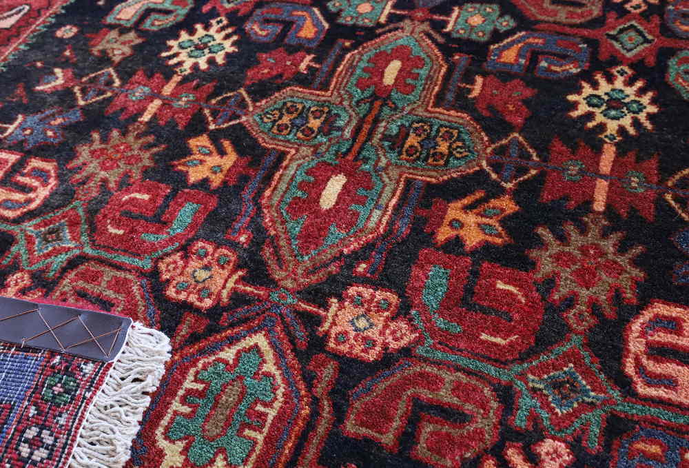 ペルシャ絨毯ゴルトゥーグ産ビンテージ