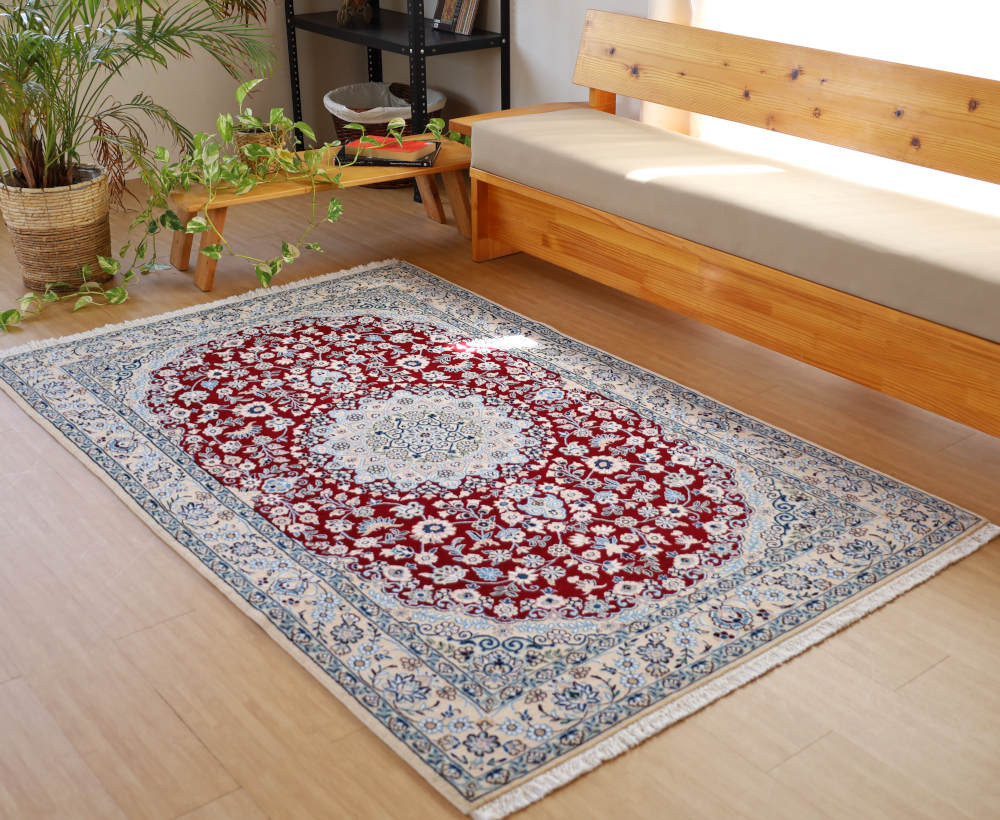 ペルシャ絨毯 イラン、ナイン産 204×128cm