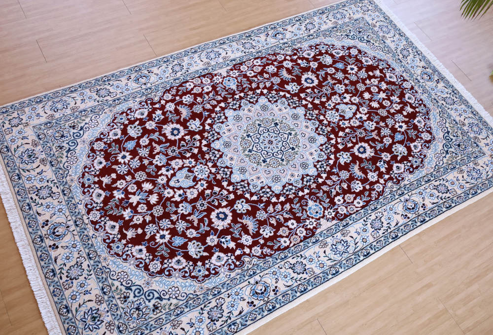 ペルシャ絨毯 イラン、ナイン産 204×128cm