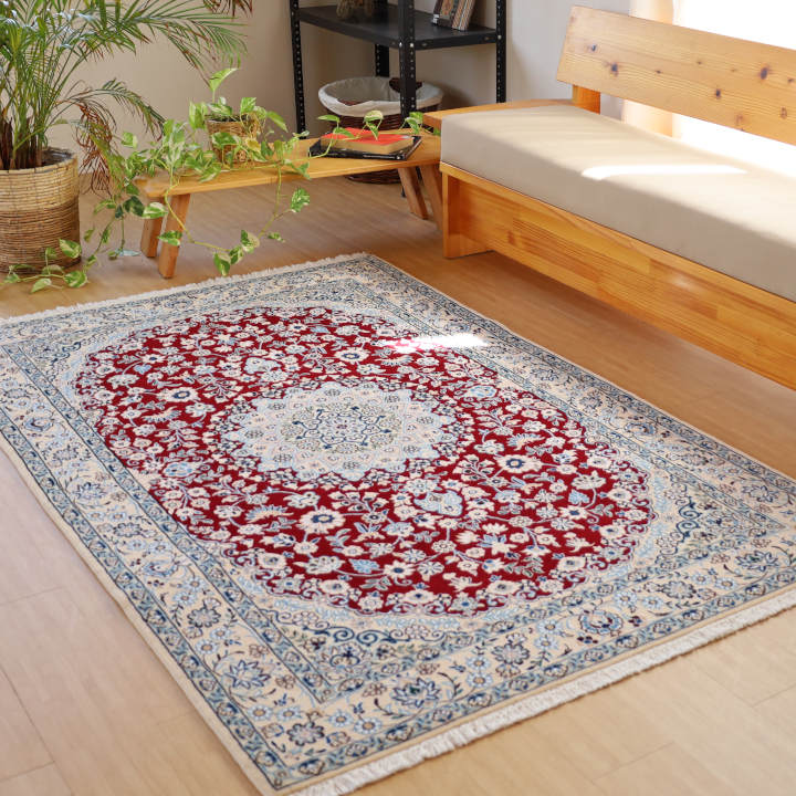 ペルシャ絨毯　ナイン産　204×128cm