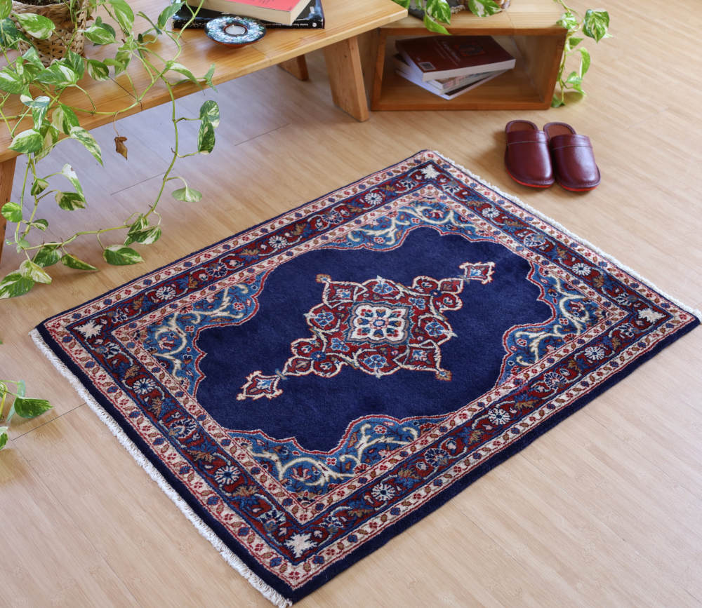 ビンテージペルシャ絨毯　玄関マット　イラン・サルーグ産 95×69cm ネイビー