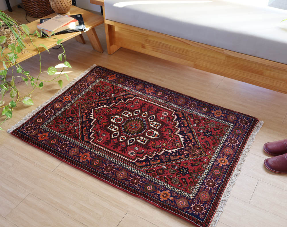 ヴィンテージペルシャ絨毯 イラン、ゴルトゥーグ産 120×82cm 使用例