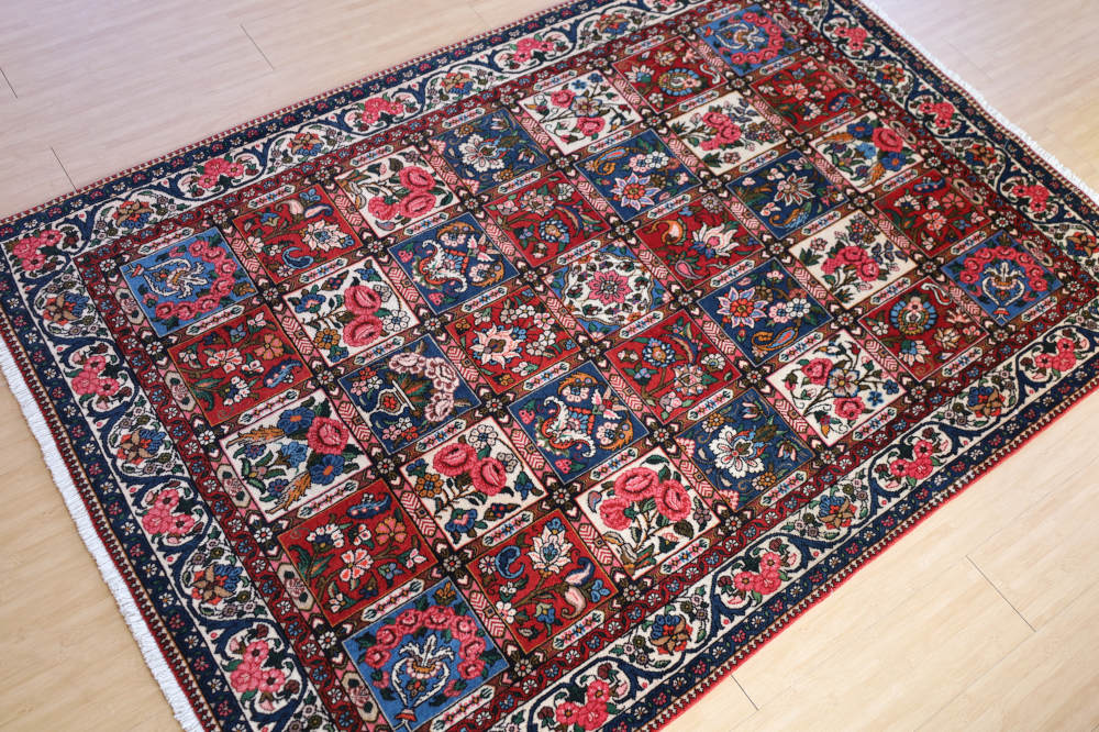 ペルシャ絨毯 イラン、バクティアリ族 195×136cm