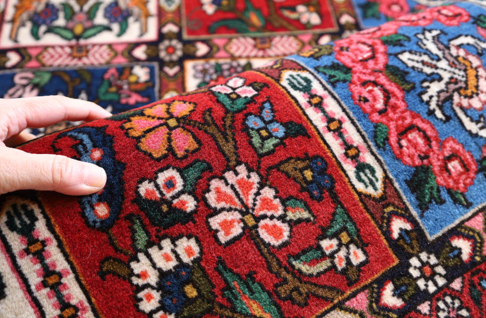 ペルシャ絨毯 イラン、バクティアリ族 195×136cm