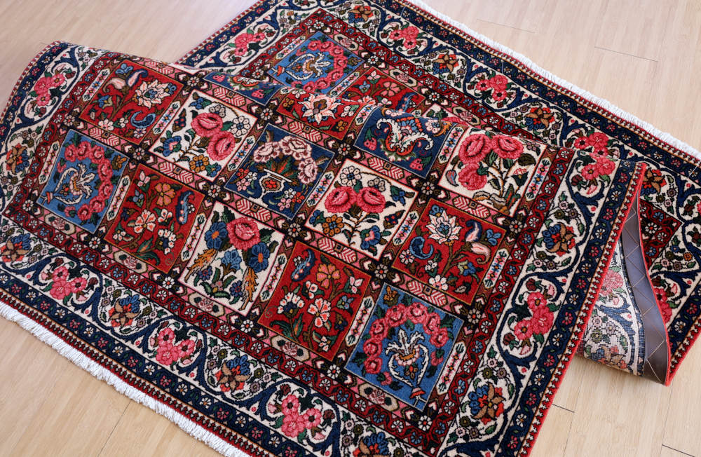 ペルシャ絨毯 イラン、バクティアリ族 195×136cm