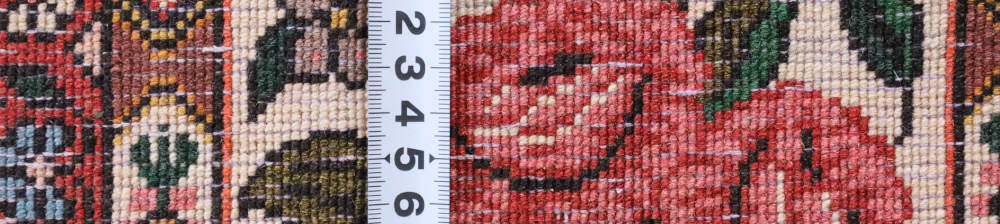 ペルシャ絨毯 イラン、バクティアリ族 195×136cm