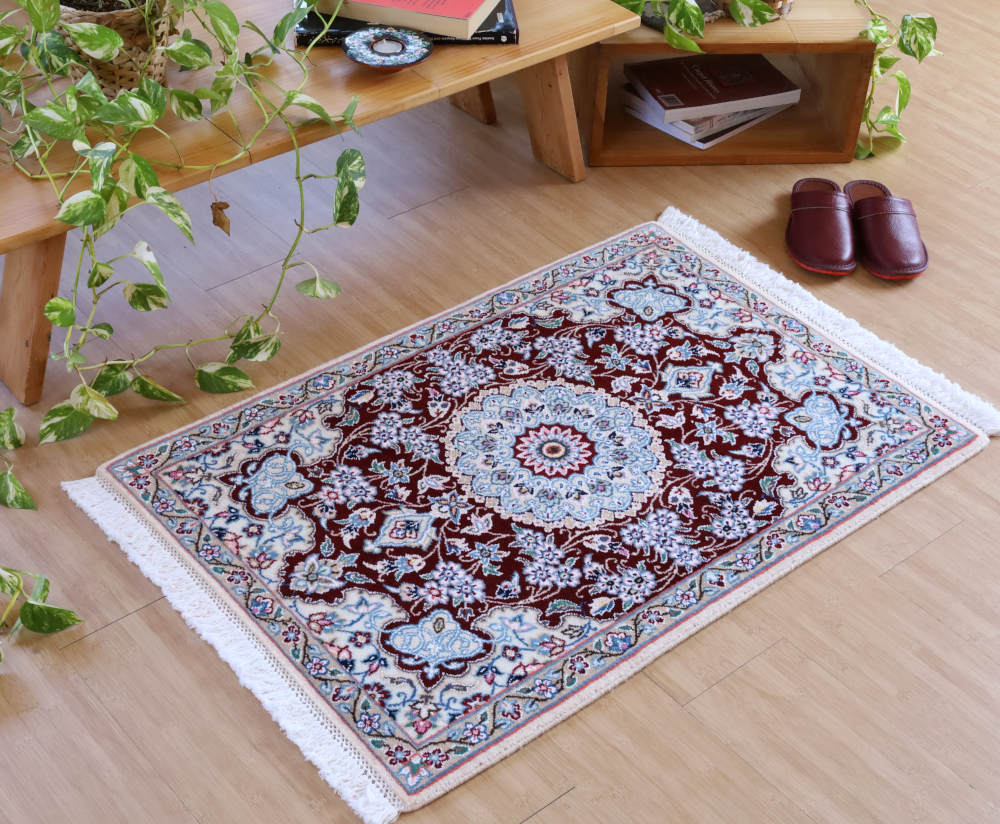 ペルシャ絨毯玄関マット イラン、ナイン産 89×62cm ウール＆シルク　ワインレッド