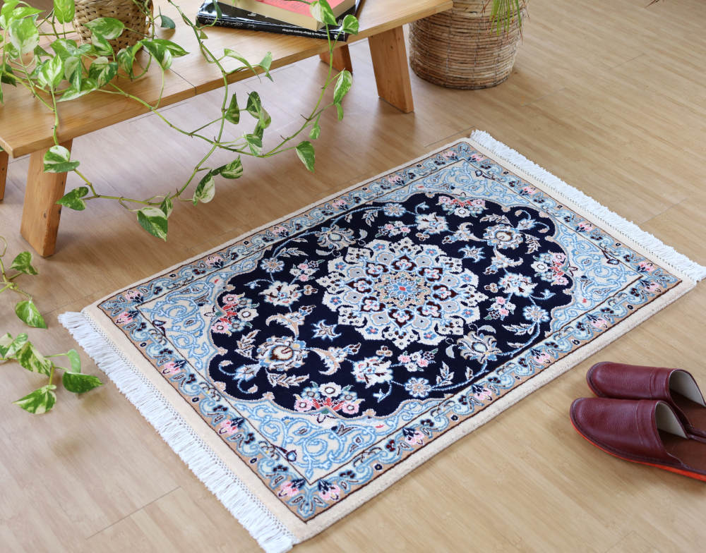 ペルシャ絨毯玄関マット イラン、ナイン産 94×62cm ウール＆シルク　ネイビー