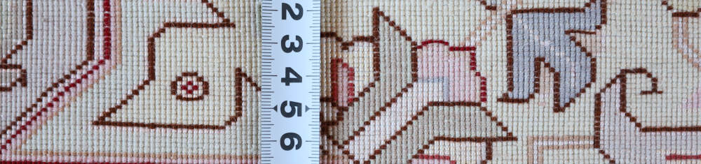 ペルシャ絨毯 イラン、タブリーズ産 212×154cm ウール＆シルク　へリーズ模様