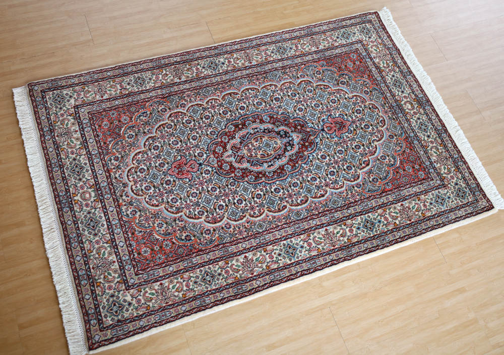 ペルシャ絨毯 ムード産 147×99cm 上から見た全体像