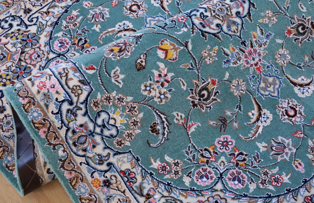 ペルシャ絨毯 ナイン産 156×106cm 色の表情