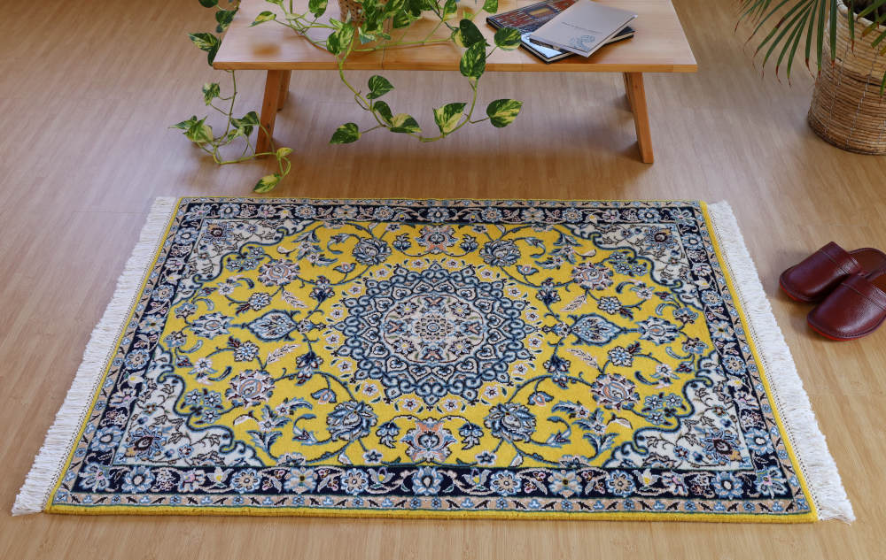 ペルシャ絨毯玄関マット イラン、ナイン産 114×77cm ウール＆シルク　黄色
