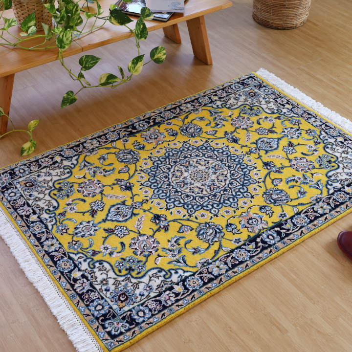 ペルシャ絨毯　イラン、ナイン産 114×77cm