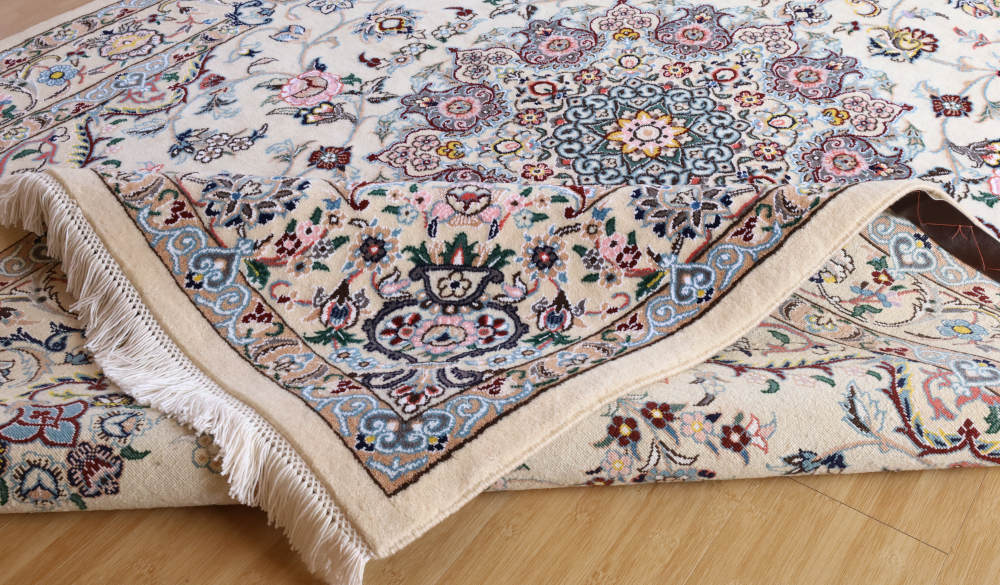 ペルシャ絨毯 イラン、ナイン産 222×152cm ウール＆シルク　オフホワイト