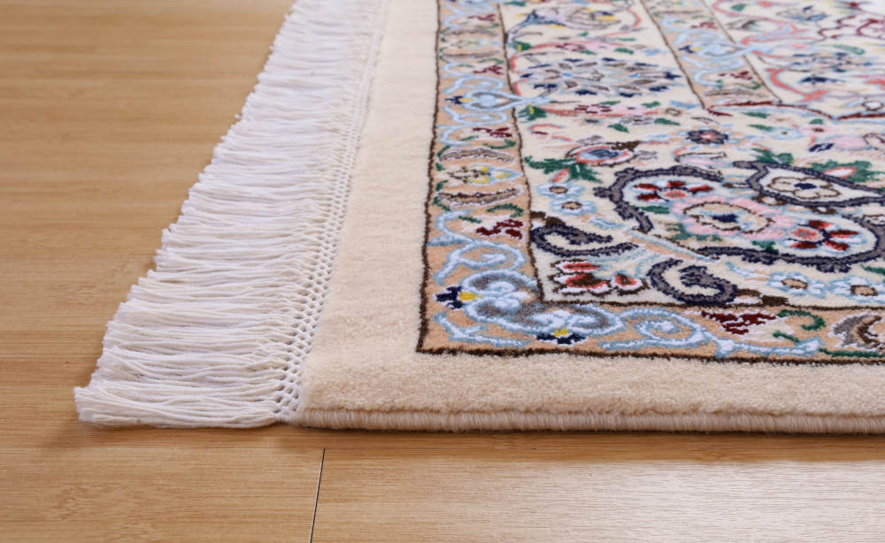 ペルシャ絨毯 イラン、ナイン産 222×152cm ウール＆シルク　オフホワイト