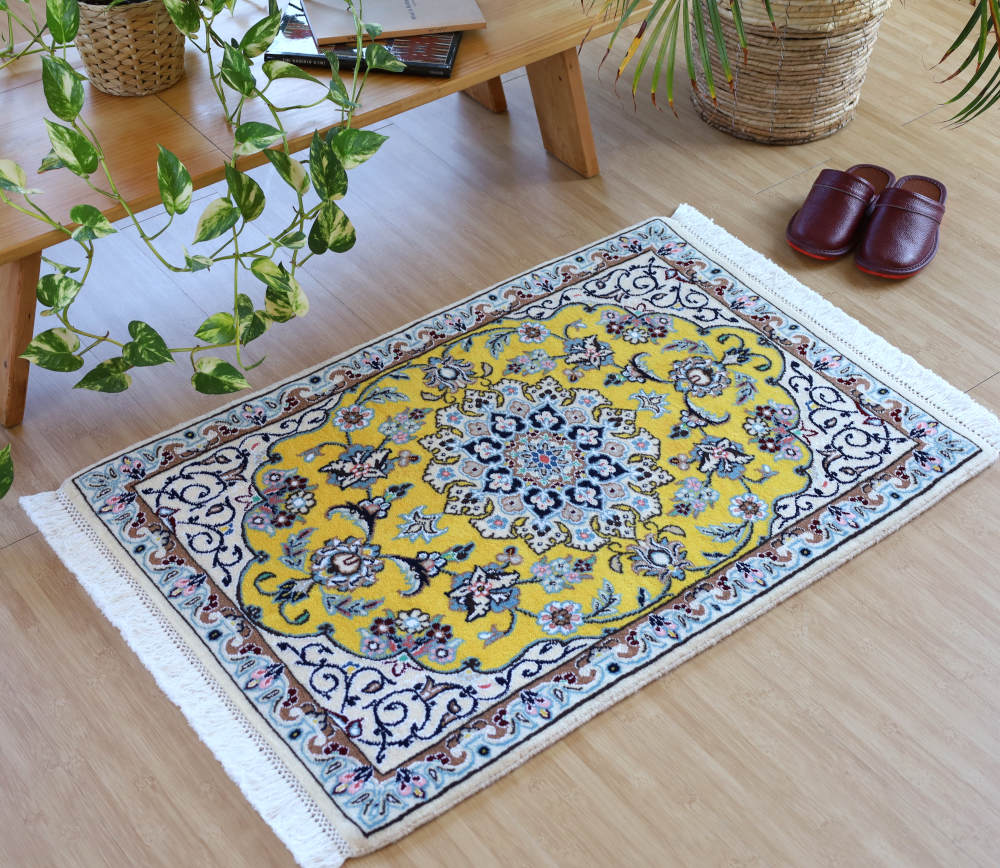 ペルシャ絨毯玄関マット イラン、ナイン産 89×61cm ウール&シルク 黄色