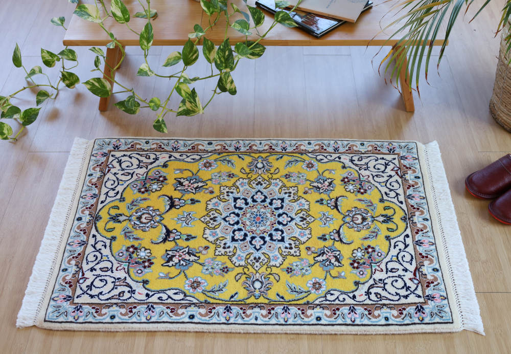 ペルシャ絨毯玄関マット イラン、ナイン産 89×61cm ウール&シルク 黄色