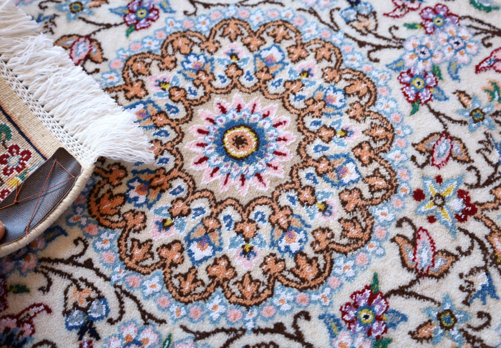 ペルシャ絨毯玄関マット イラン、ナイン産 91×63cm ウール＆シルク　白