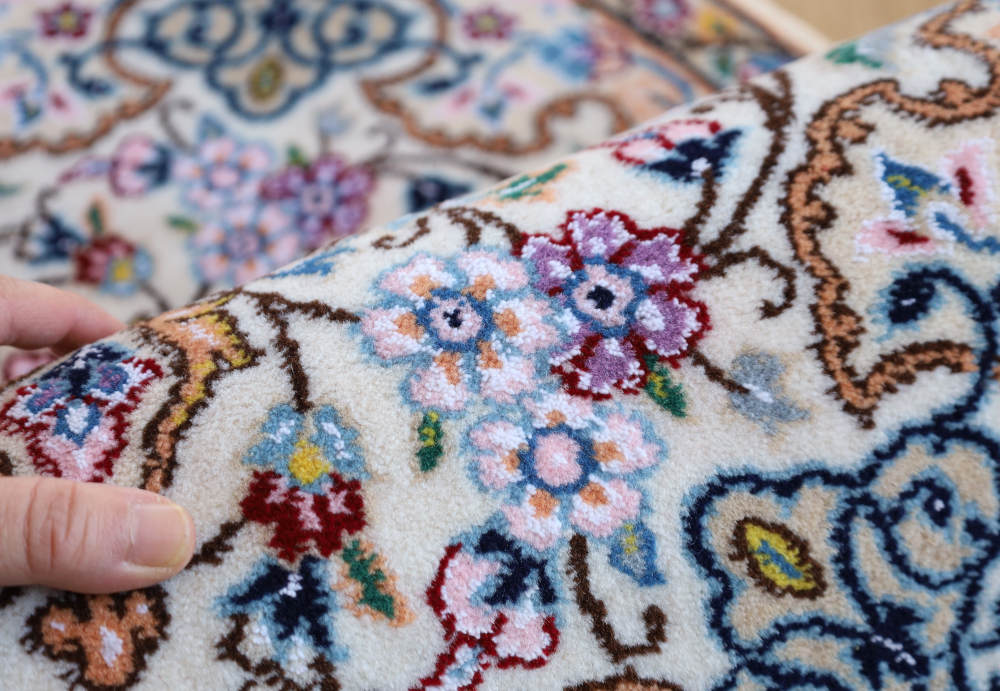 ペルシャ絨毯玄関マット イラン、ナイン産 91×63cm ウール＆シルク　白