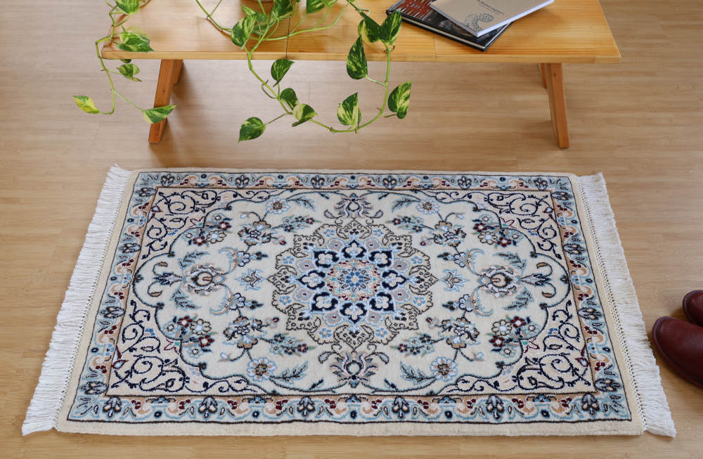 ペルシャ絨毯玄関マット イラン、ナイン産 92×61cm ウール＆シルク　白