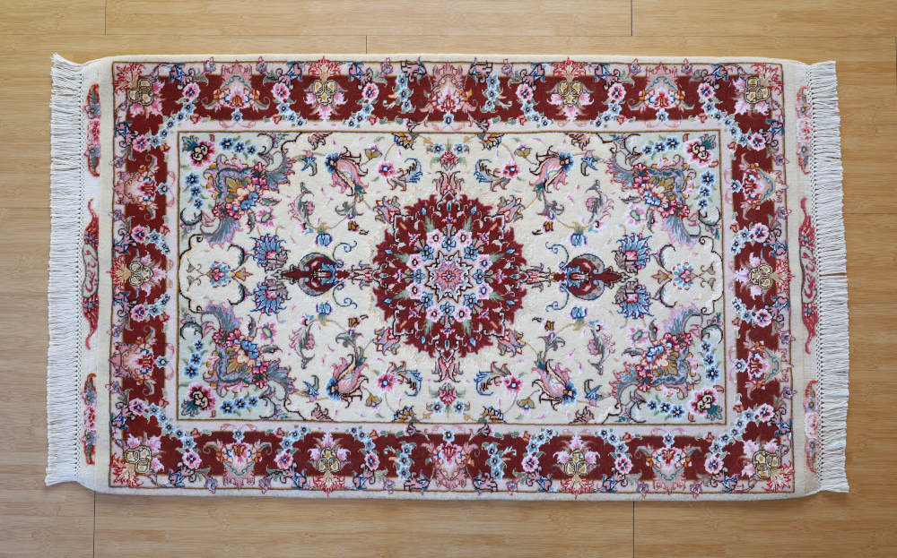 ペルシャ絨毯玄関マット イラン、タブリーズ産 125×76cm ウール＆シルク　えんじ×アイボリー