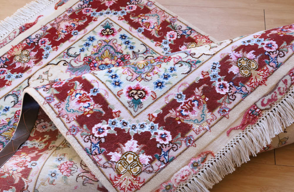 ペルシャ絨毯玄関マット イラン、タブリーズ産 125×76cm ウール＆シルク　えんじ×アイボリー