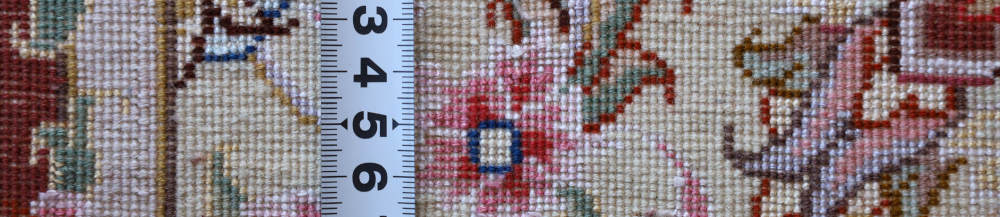 ペルシャ絨毯玄関マット イラン、タブリーズ産 125×76cm ウール＆シルク　えんじ×アイボリー