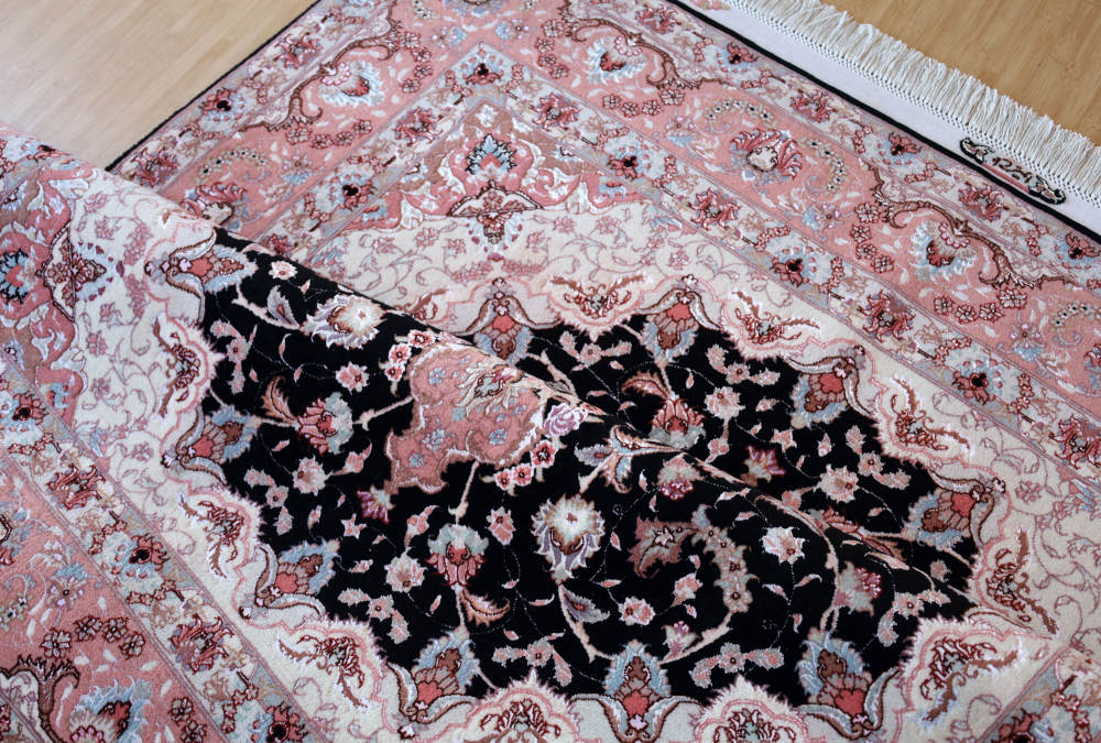 ペルシャ絨毯 イラン、タブリーズ産 203×152cm ウール&シルク 藍×ピンク