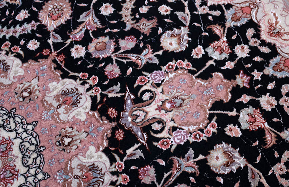 ペルシャ絨毯 イラン、タブリーズ産 203×152cm ウール&シルク 藍×ピンク