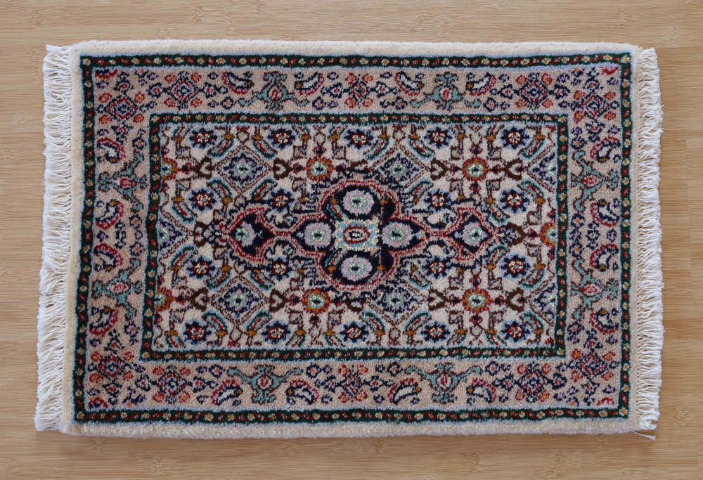ペルシャ絨毯ムード産　56×39cm　ミニサイズ
