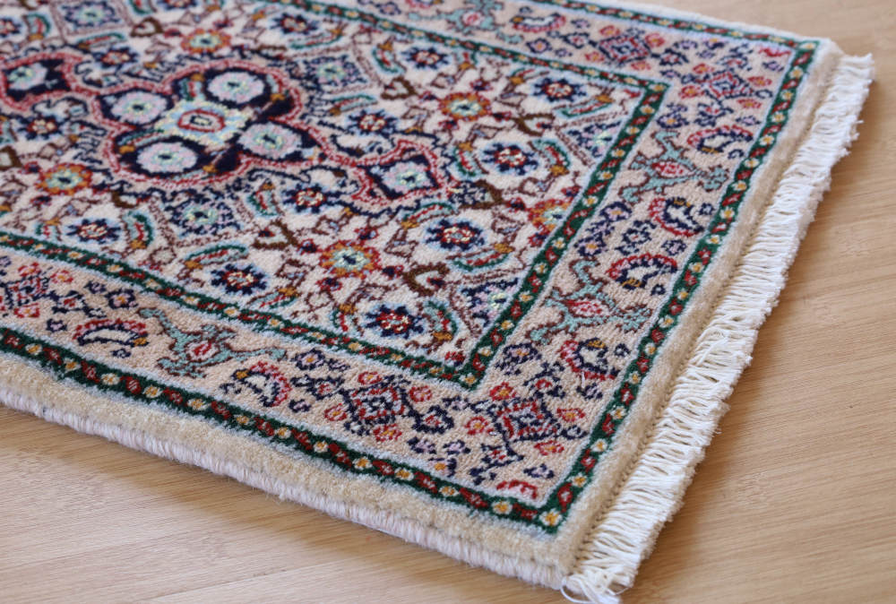 ペルシャ絨毯ムード産　56×39cm　ミニサイズ