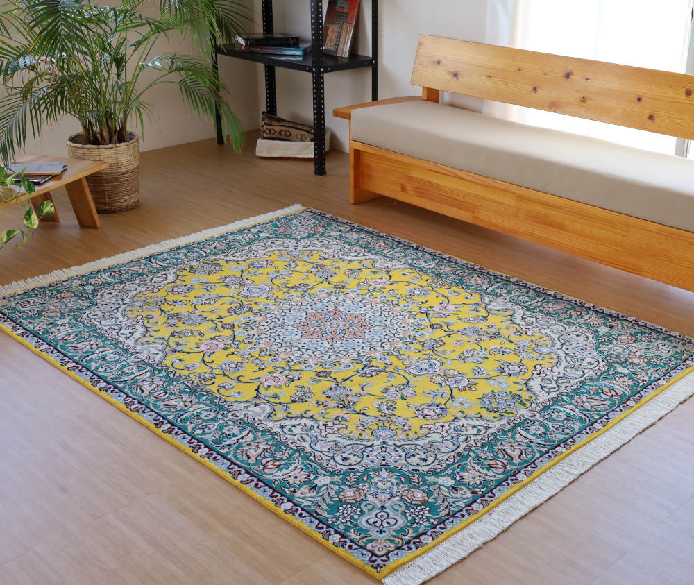 ペルシャ絨毯 イラン、ナイン産 198×153cm ウール＆シルク　黄色と緑