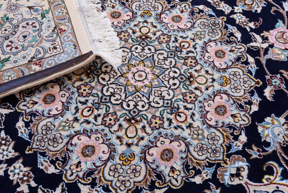 ペルシャ絨毯 イラン、ナイン産 201×151cm ウール＆シルク　ネイビー