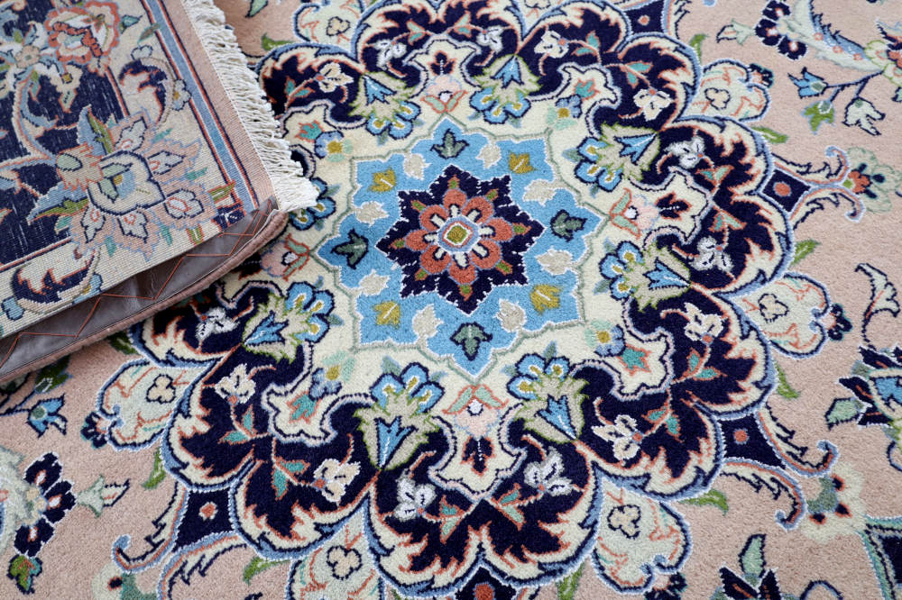 ペルシャ絨毯（2×3メートル） イラン、ヤズド産 298×202cm ウール　淡いピンクベージュ