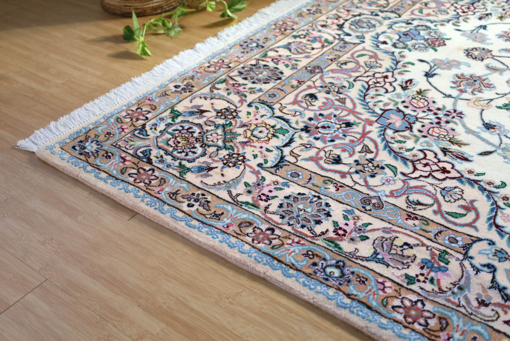 ペルシャ絨毯 　254×168cm　イラン、ナイン産　ウール＆シルク　オフホワイト