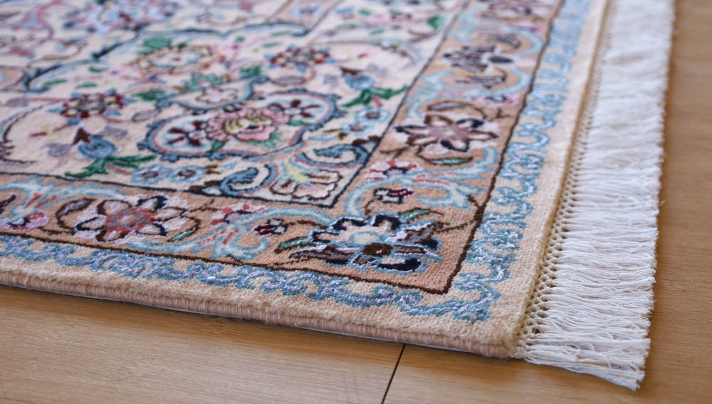 ペルシャ絨毯 　254×168cm　イラン、ナイン産　ウール＆シルク　オフホワイト