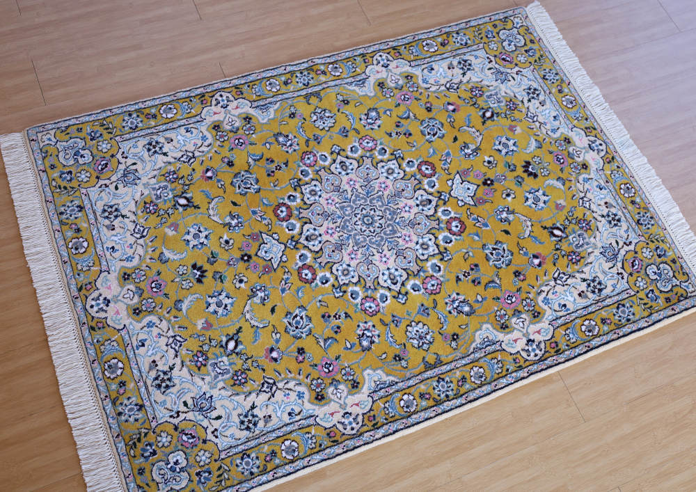 ペルシャ絨毯 ナイン産 147×103cm 黄色 ディテール1