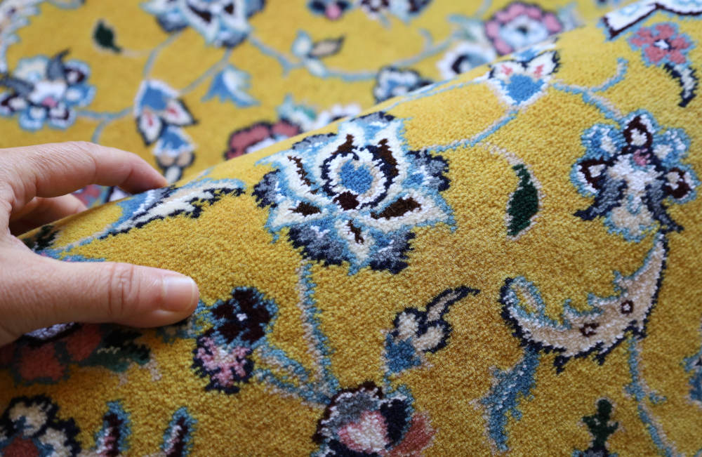 ペルシャ絨毯 ナイン産 147×103cm 黄色 模様の細部