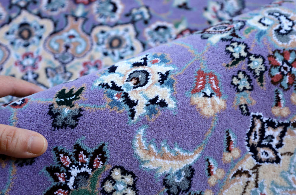 ペルシャ絨毯 ナイン産 147×97cm 紫 模様の細部