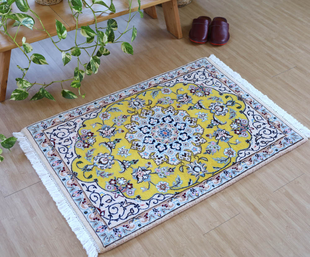 ペルシャ絨毯玄関マット イラン、ナイン産 88×62cm ウール＆シルク　黄色