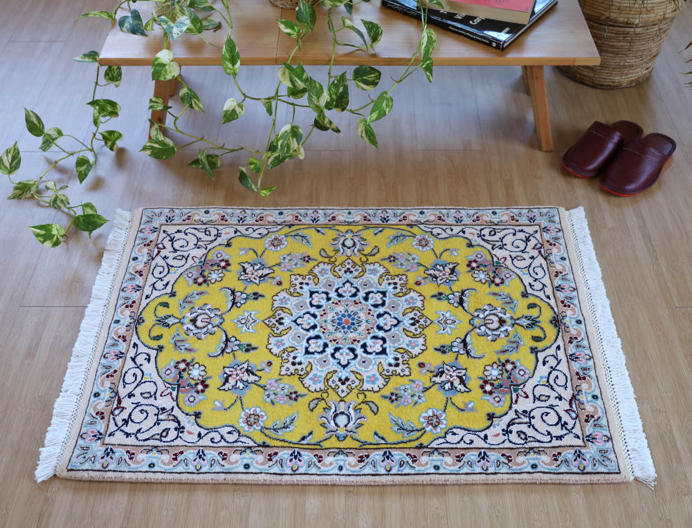 ペルシャ絨毯玄関マット イラン、ナイン産 88×62cm ウール＆シルク　黄色