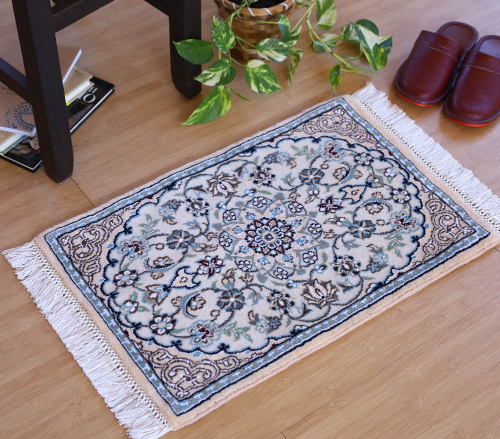 ペルシャ絨毯ナイン産　60×40cm　ミニサイズ