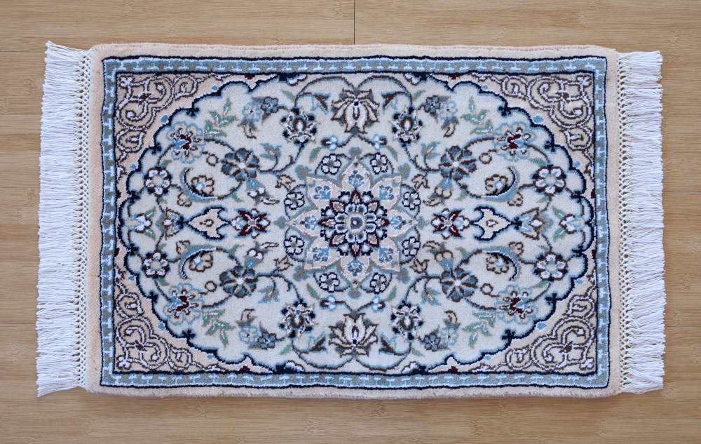 ペルシャ絨毯ナイン産　60×40cm　ミニサイズ