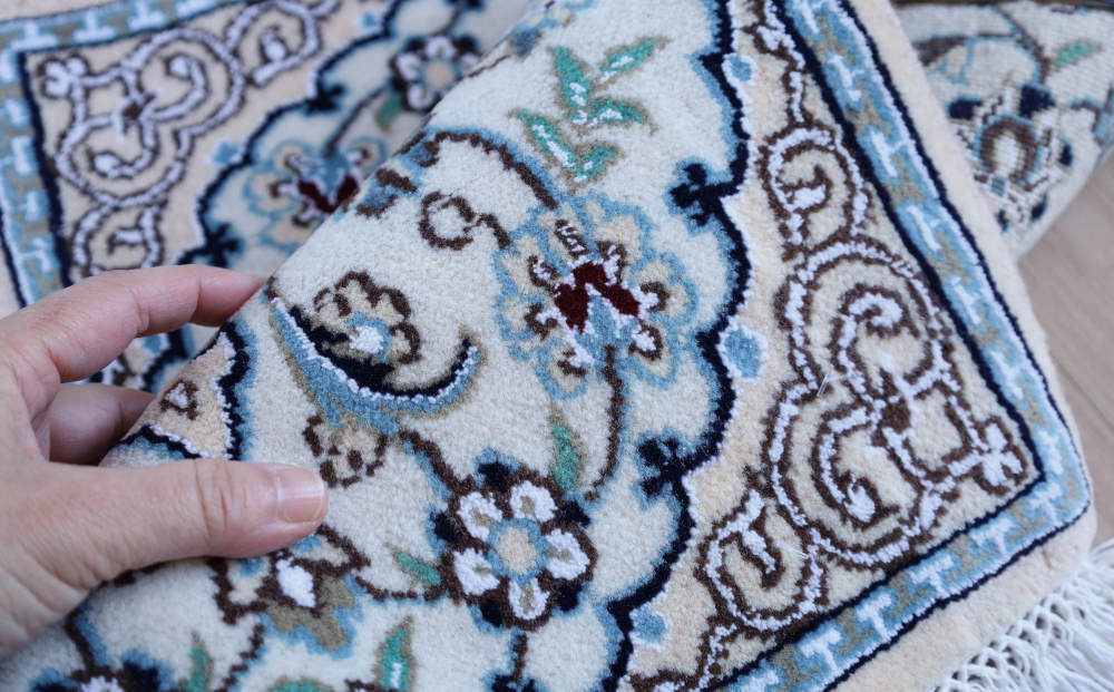 ペルシャ絨毯ナイン産　60×40cm　ミニサイズ